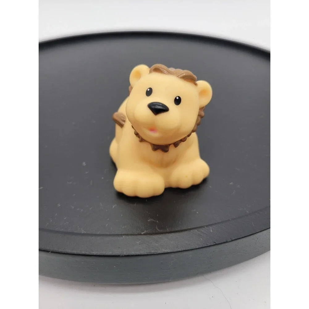 2011 Fisher Price Little People Animals Zoo Talkers Lion